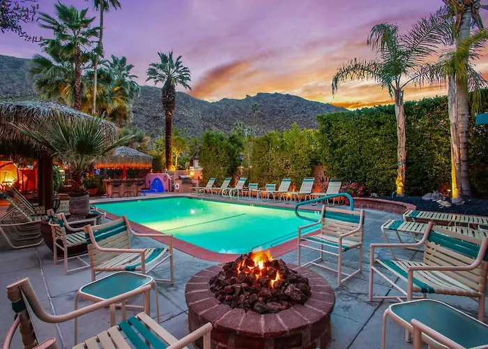 Coyote Inn - 21 And Over - A Town & Desert Boutique Hotel