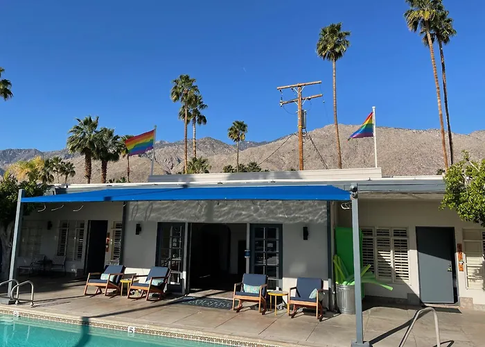 Desert Paradise - A Men'S Clothing Optional Resort