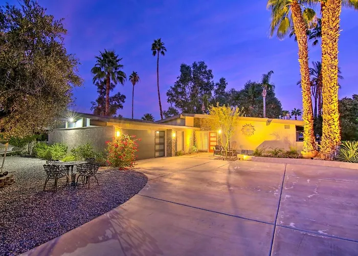 Palm Springs Oasis W/ Pool & Golf Course Views!